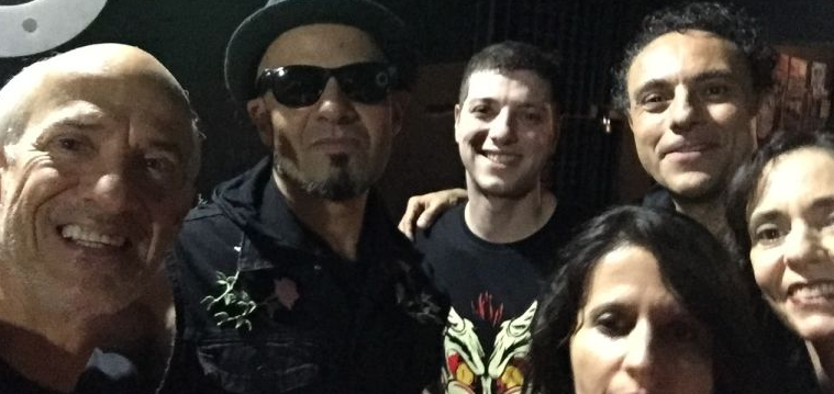 AMICIC - Luba produz show do Titã Sérgio Britto